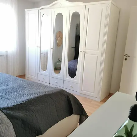 Apartment Geraeumige Schoene *