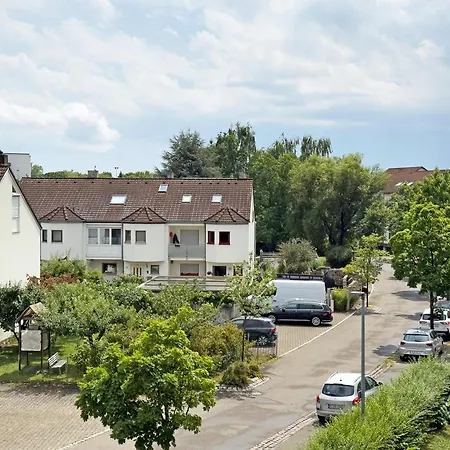 Geraeumige Schoene شقة