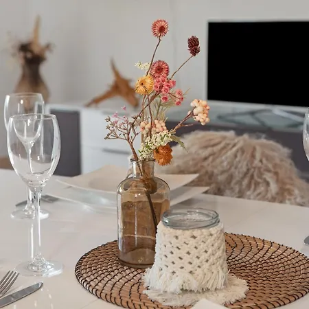 Geraeumige Schoene *