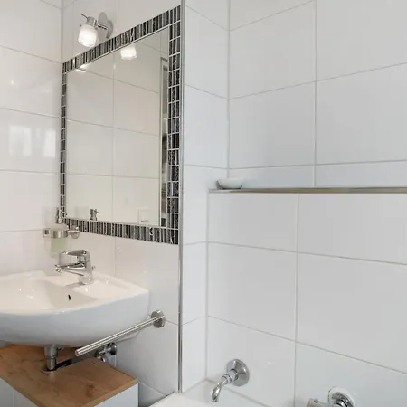 Geraeumige Schoene شقة